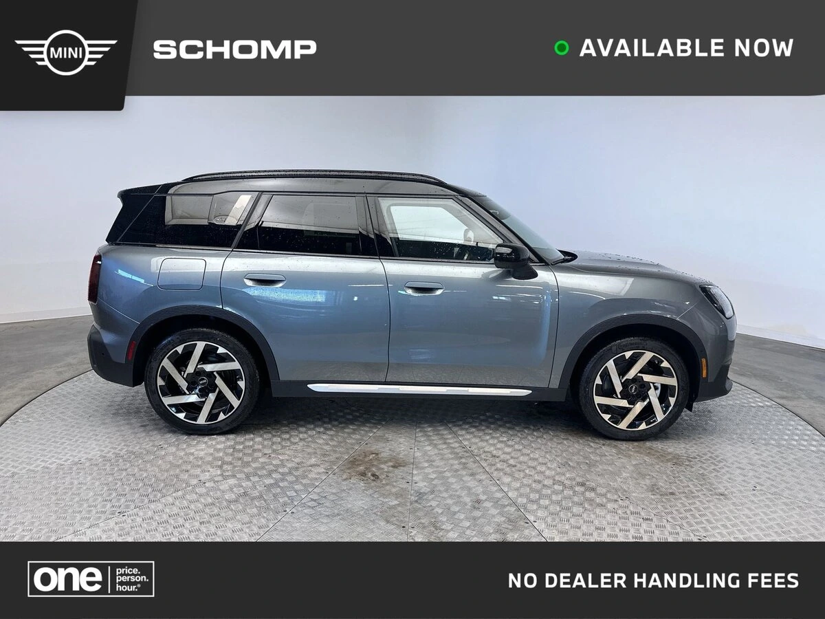 2025 MINI Countryman SE's photo