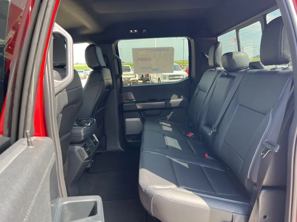 2025 Ford F-150 Lariat photo 11