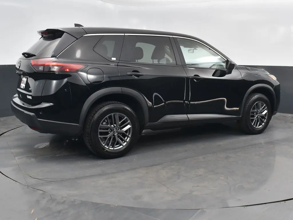 Used 2024 Nissan Rogue S with VIN 5N1BT3AB0RC673086 for sale in East Moline, IL