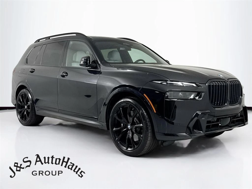 2023 BMW X7 xDrive40i's photo