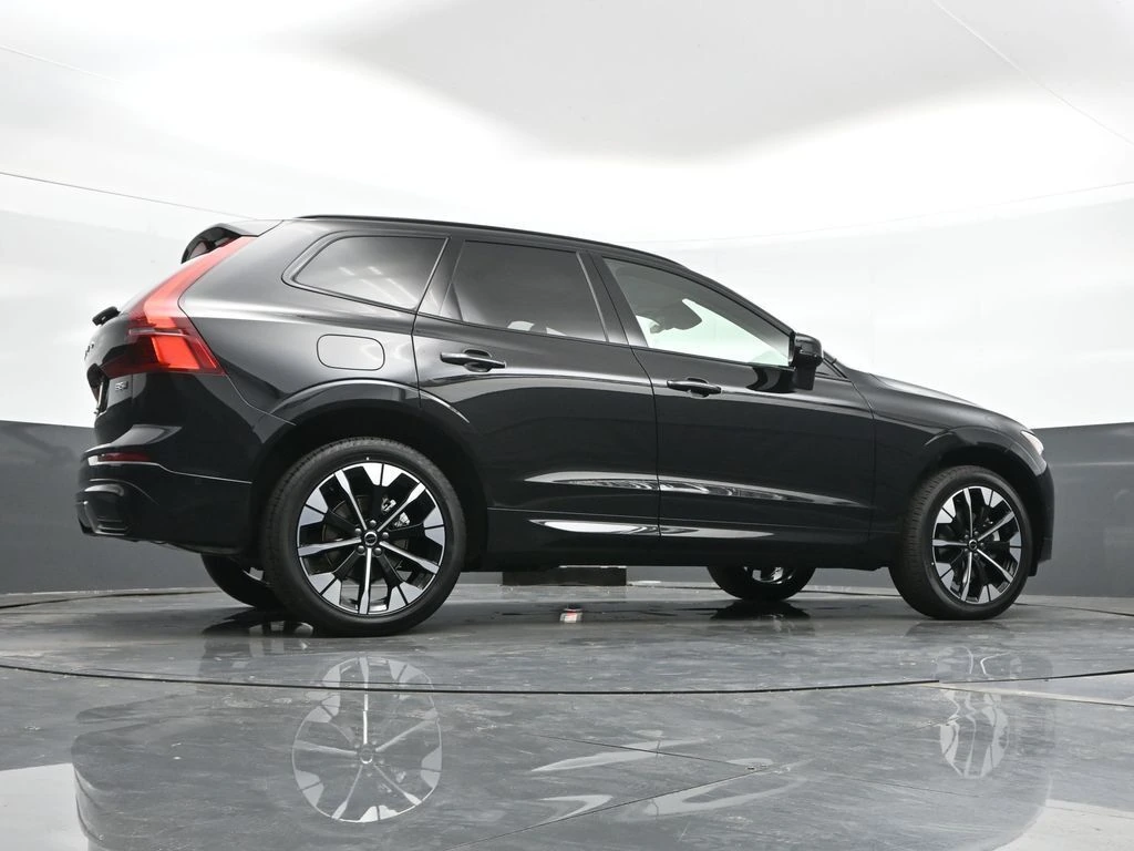 2026 Volvo XC60 Plus - Photo 40
