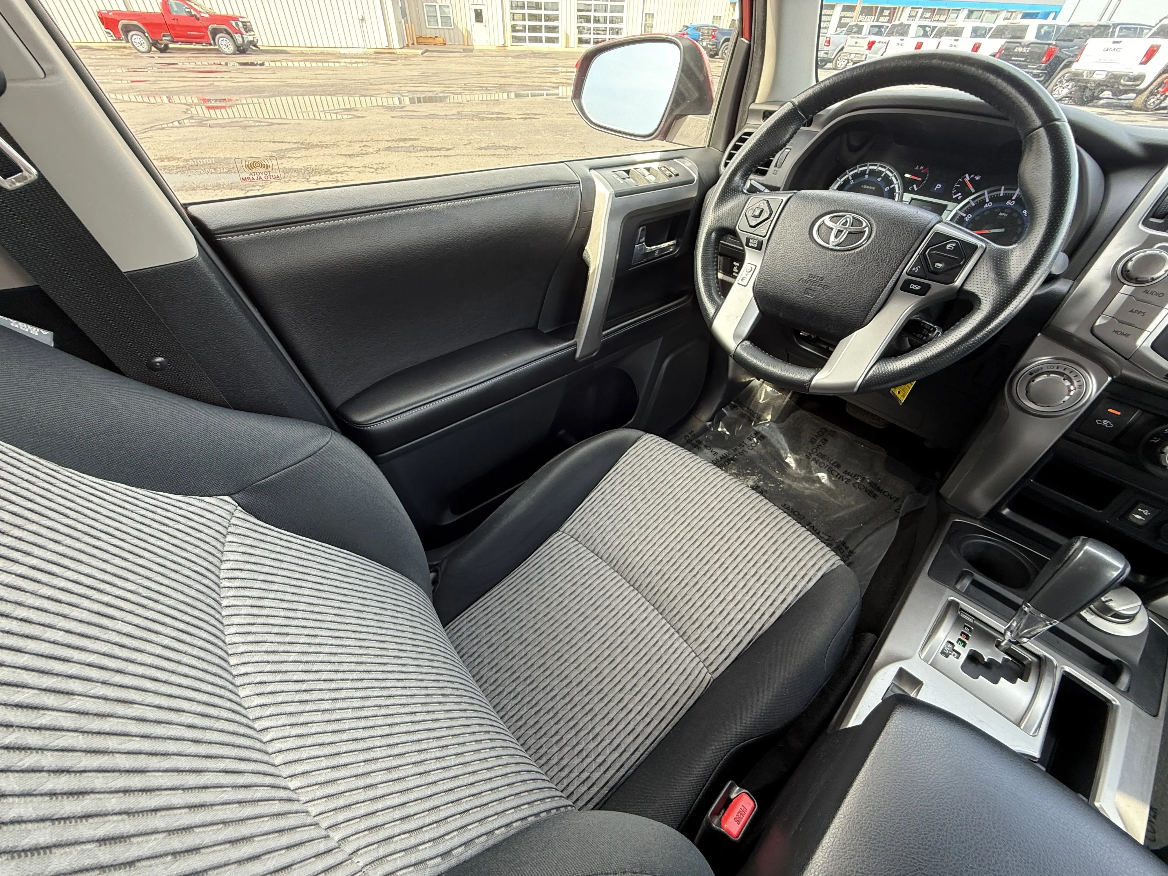 2015 Toyota 4Runner SR5 photo 17