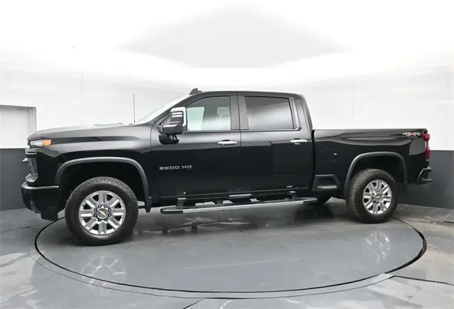 2024 Chevrolet Silverado 2500HD Custom photo 4