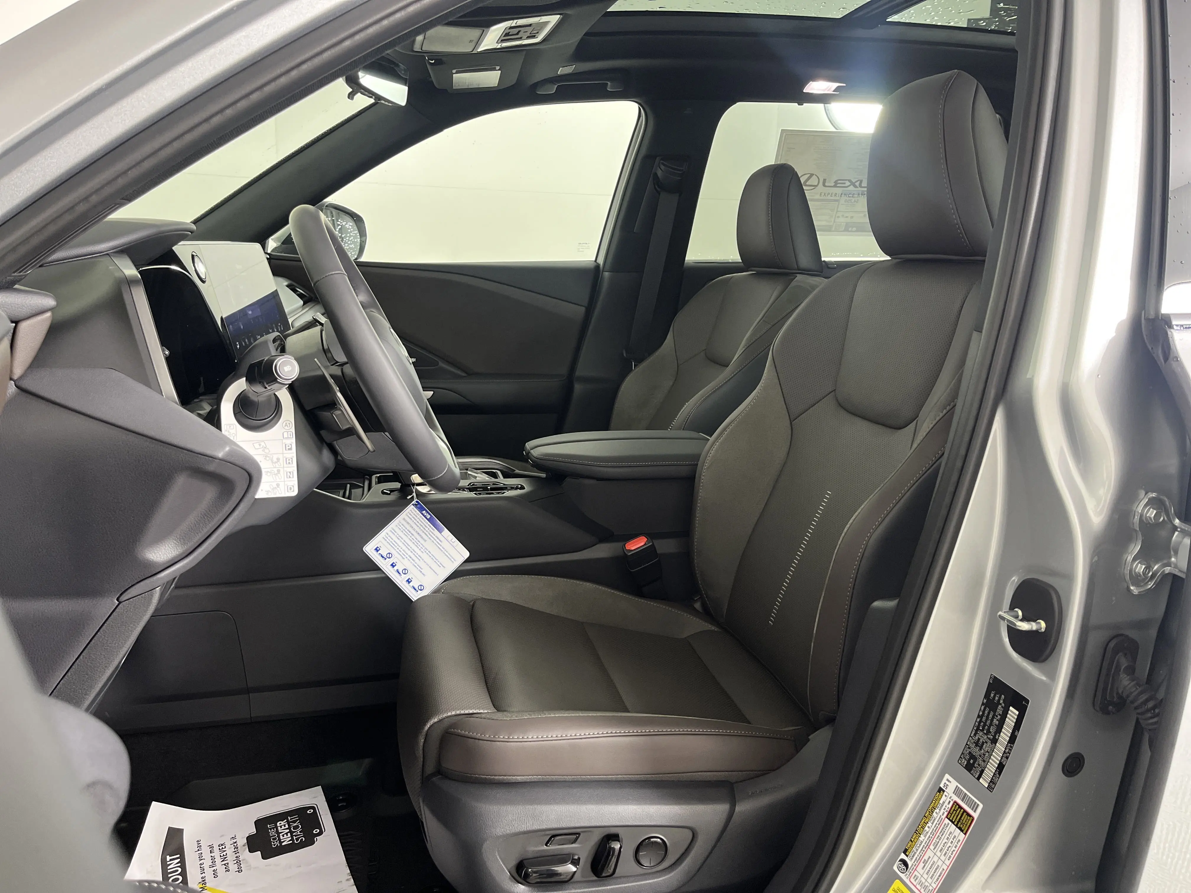 2025 Lexus TX 350 Luxury photo 3
