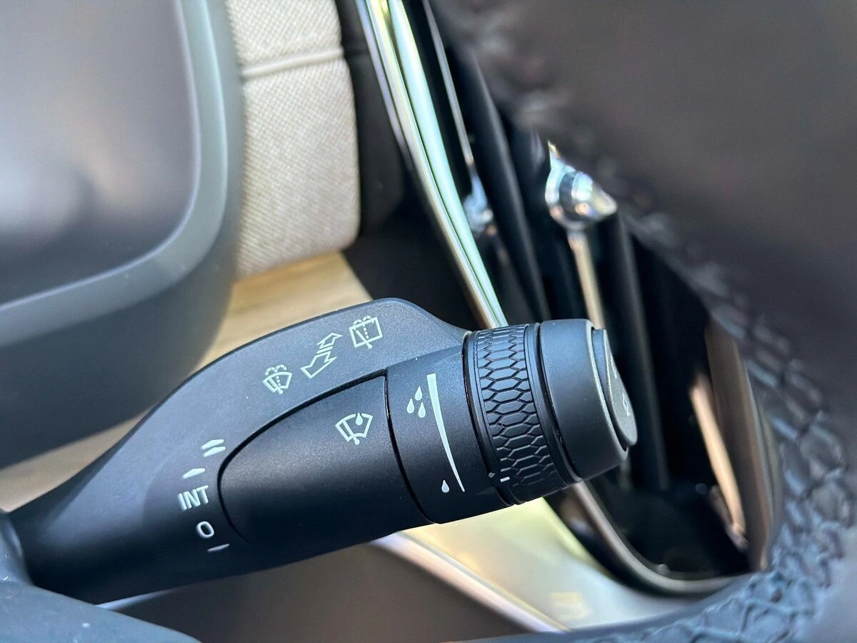 2026 Volvo - image 28