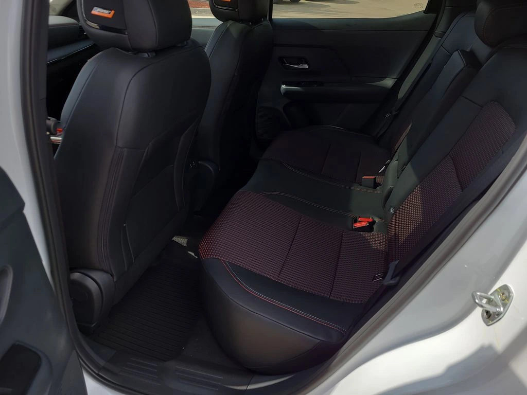 2026 Nissan KICKS SR - Photo 9