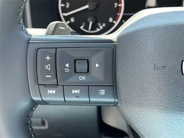 2026 Nissan Rogue SV photo 11