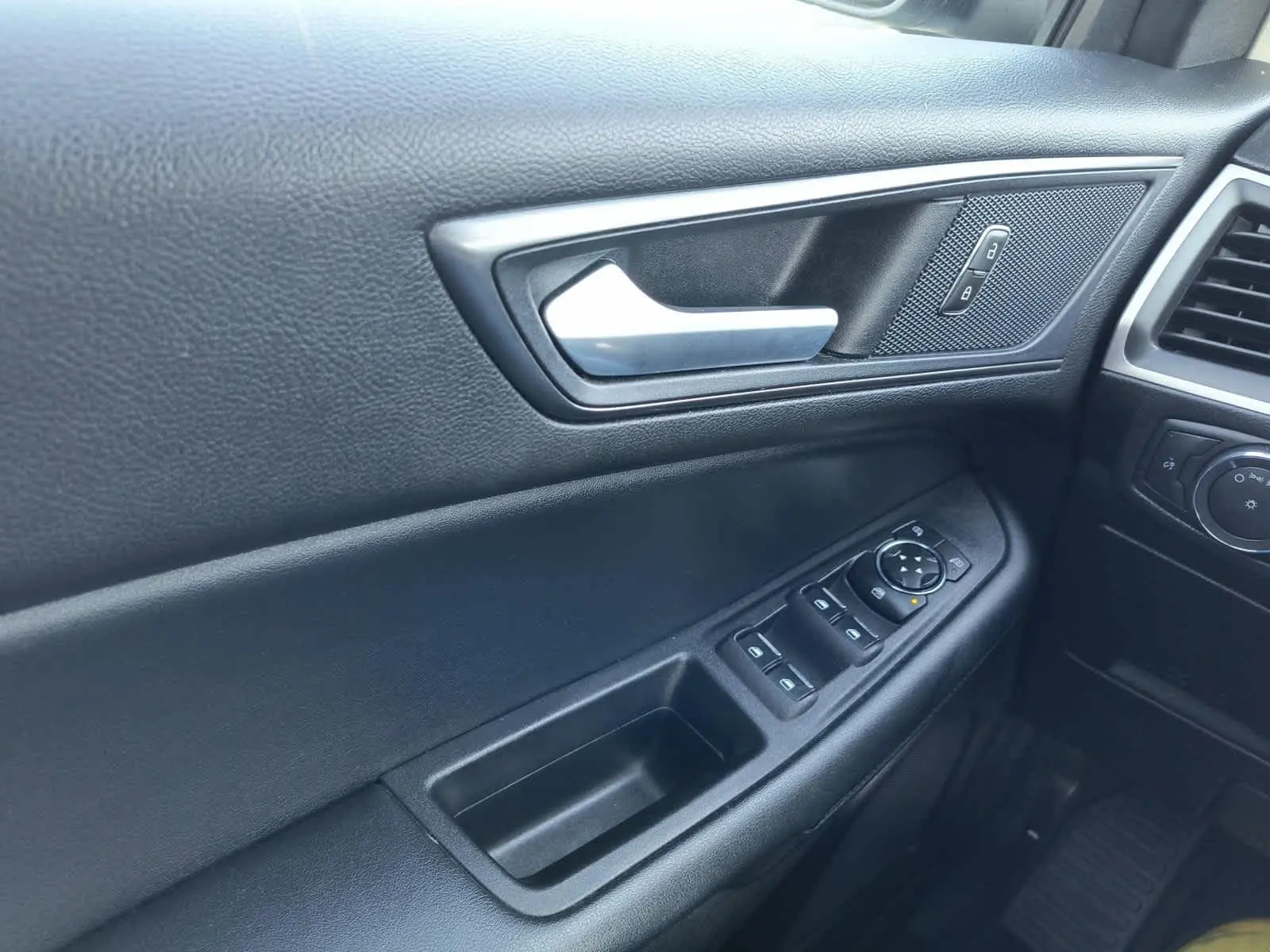 2022 Ford Edge SE photo 17