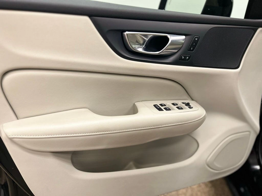 2023 Volvo - image 10