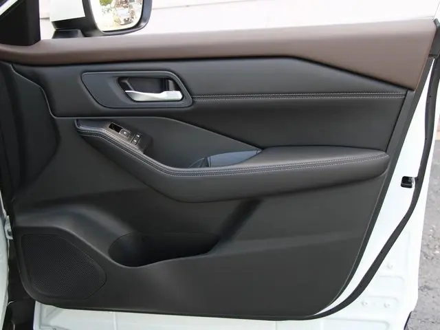 2023 Nissan Rogue SL photo 29