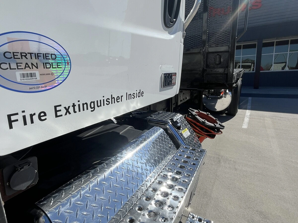 2018 Freightliner 114SD - image 18