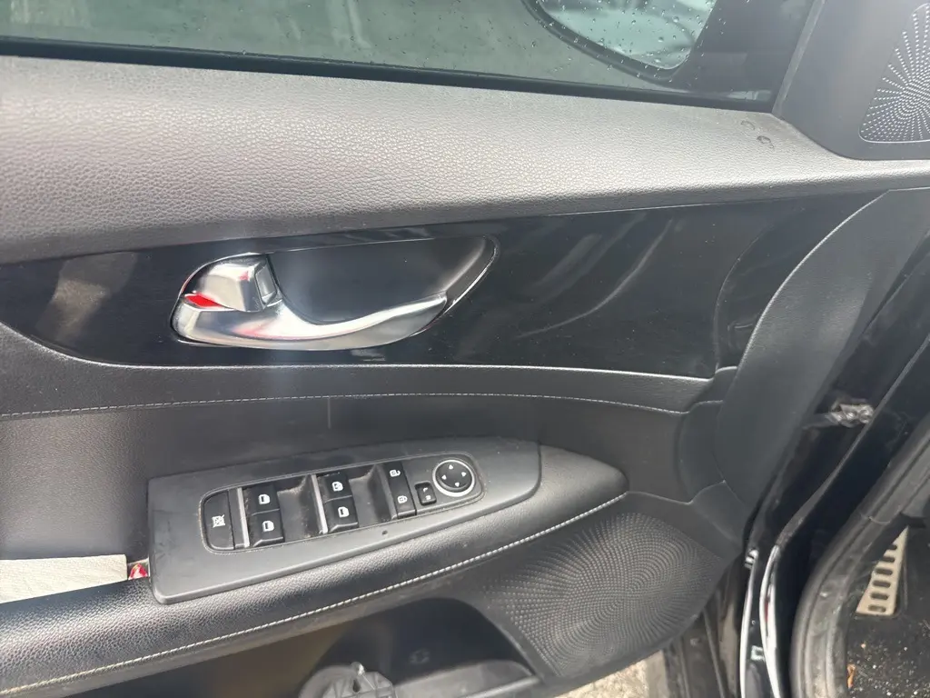 2020 Kia Forte GT-Line photo 10