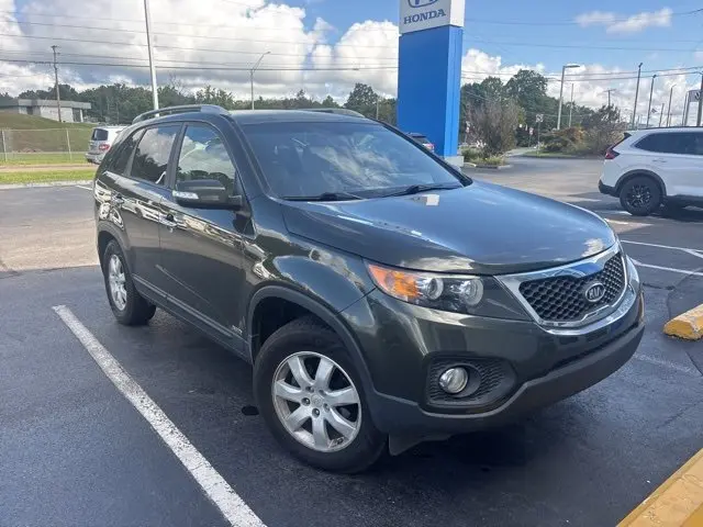 2011 Kia Sorento LX photo 3