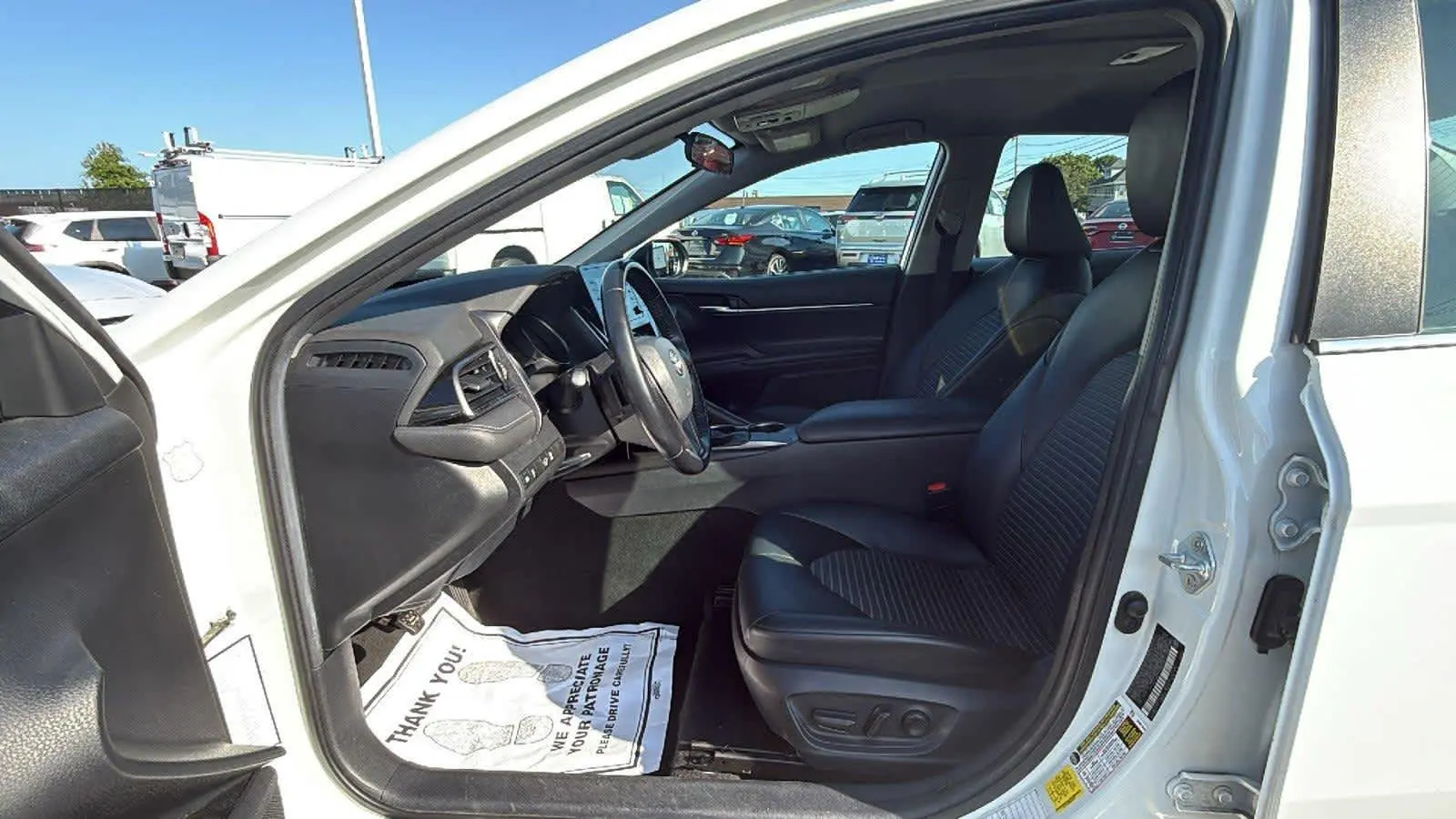 2021 Toyota Camry SE photo 18