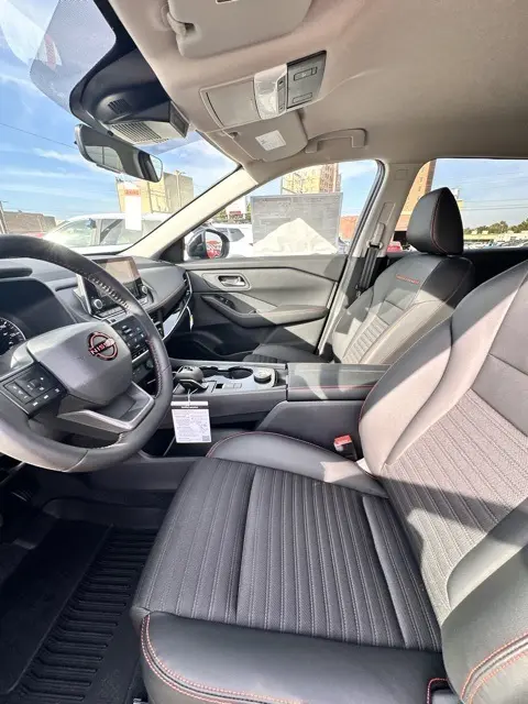 2026 Nissan Rogue SV photo 20