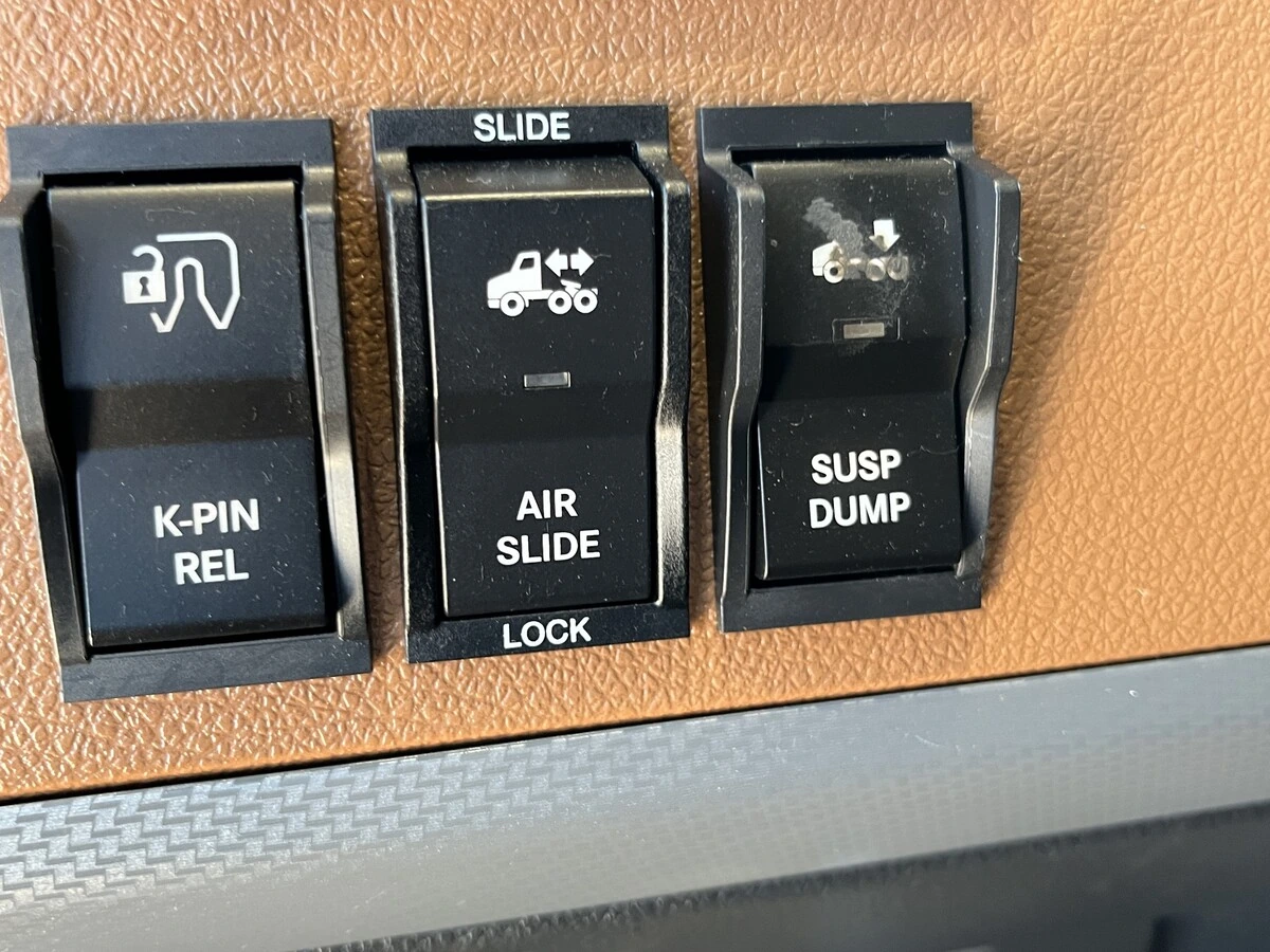 2022 Freightliner Cascadia - image 23