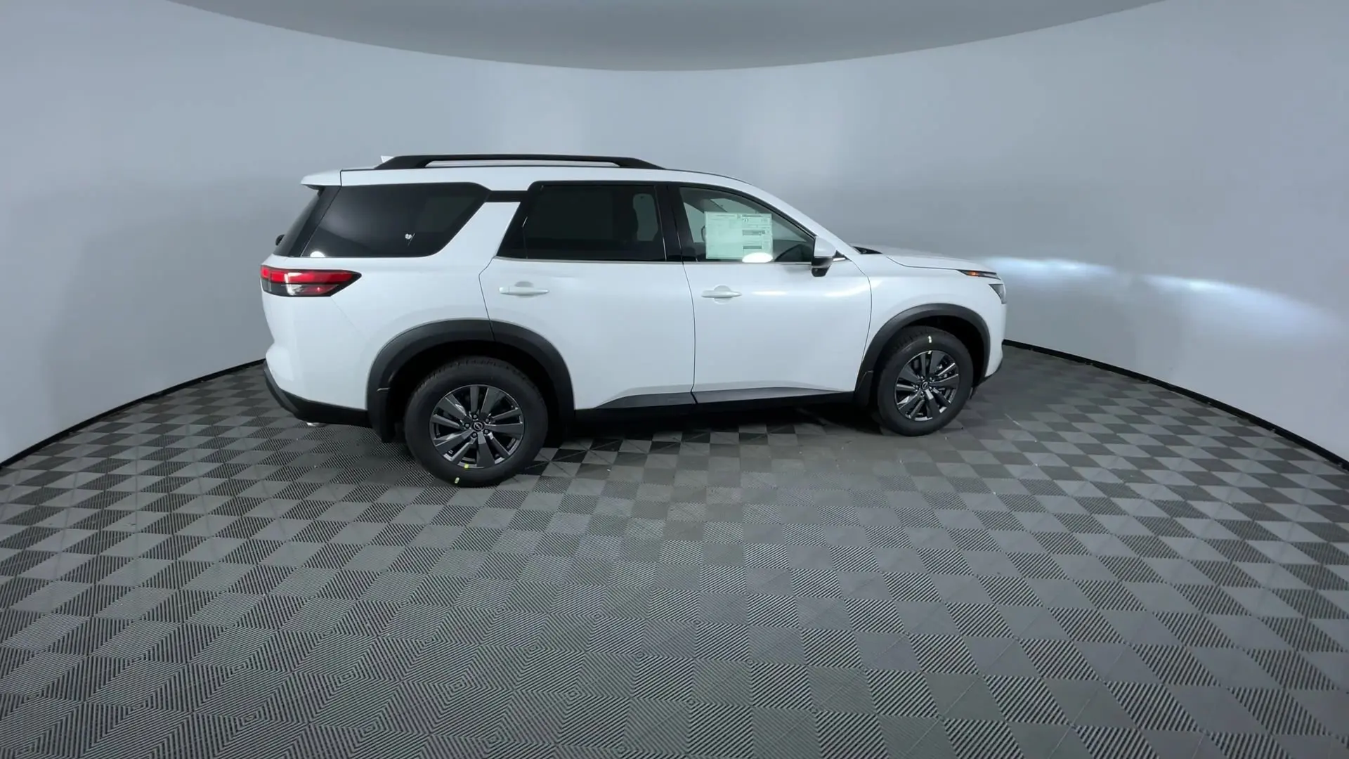 2025 Nissan Pathfinder SV photo 8