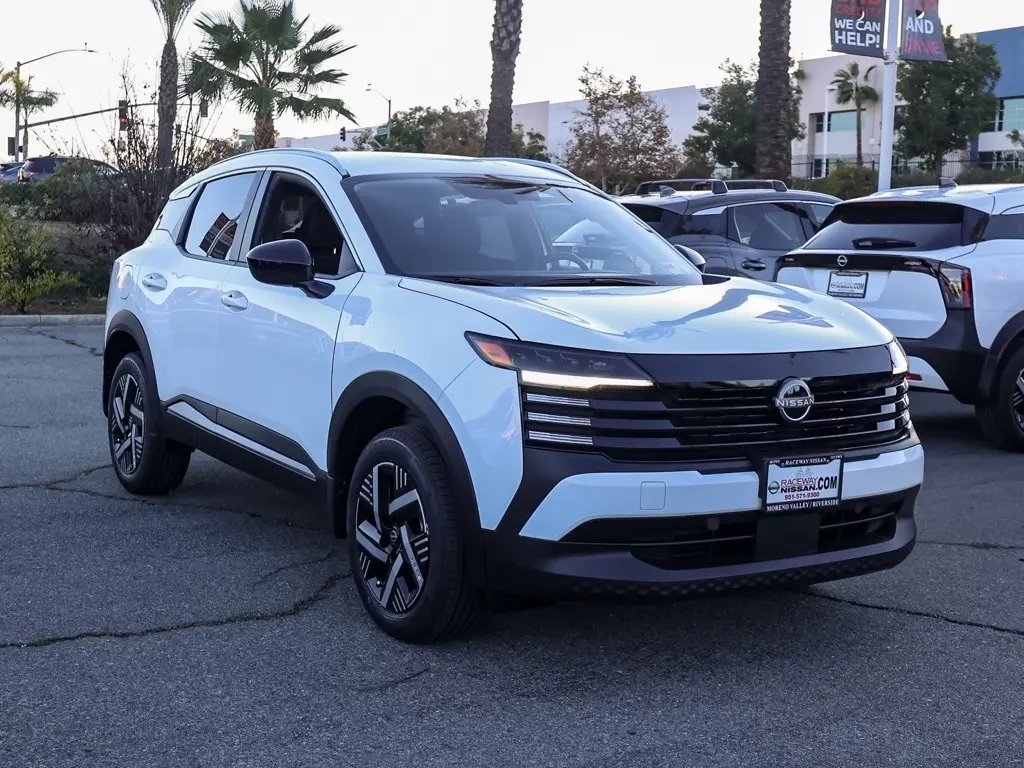 2026 Nissan KICKS SV's photo