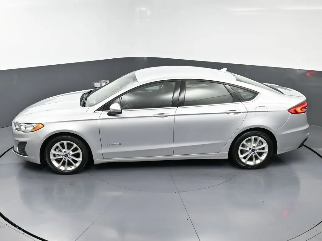 2019 Ford Fusion SE Hybrid photo 31