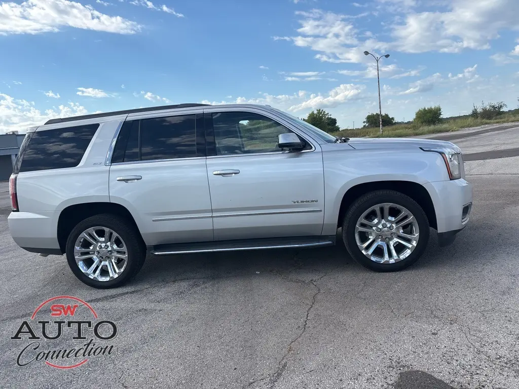 2019 Gmc Yukon SLT photo 4