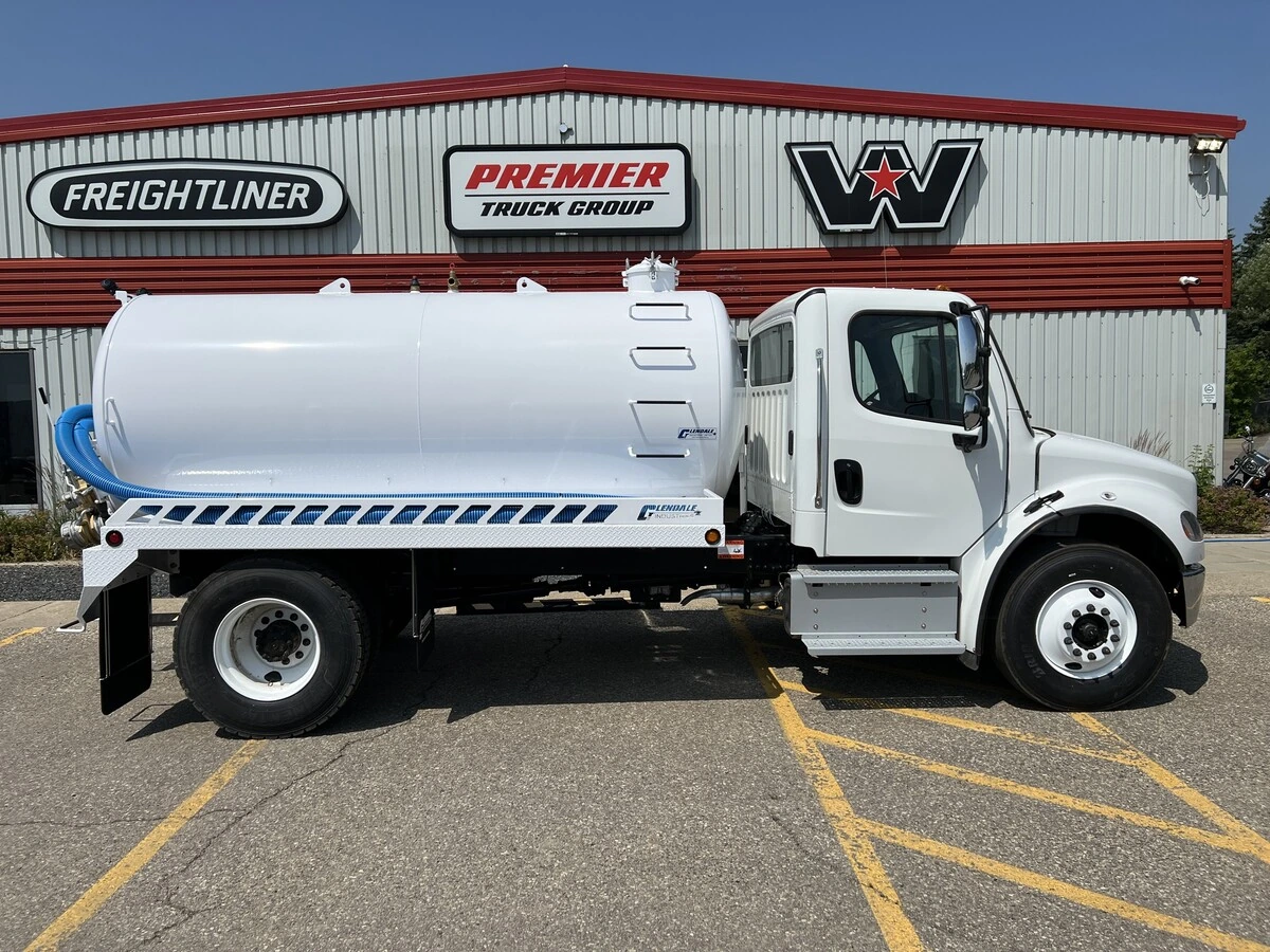 2027 Freightliner M2 106 — photo 3