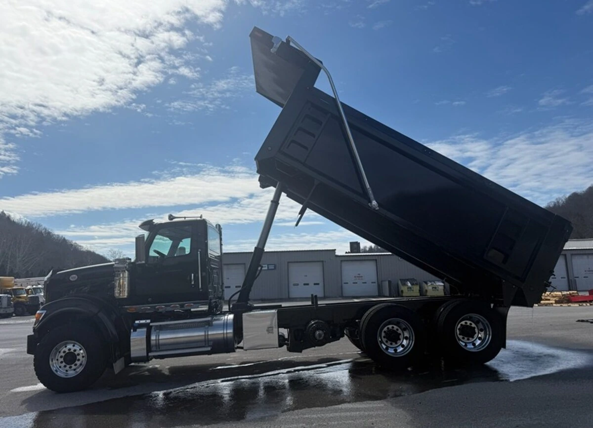 2026 International HX - image 3