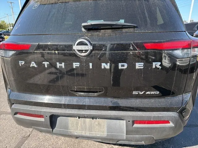 2024 Nissan Pathfinder SV photo 4