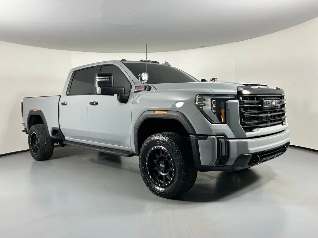 2024 GMC Sierra 2500HD SLT's photo