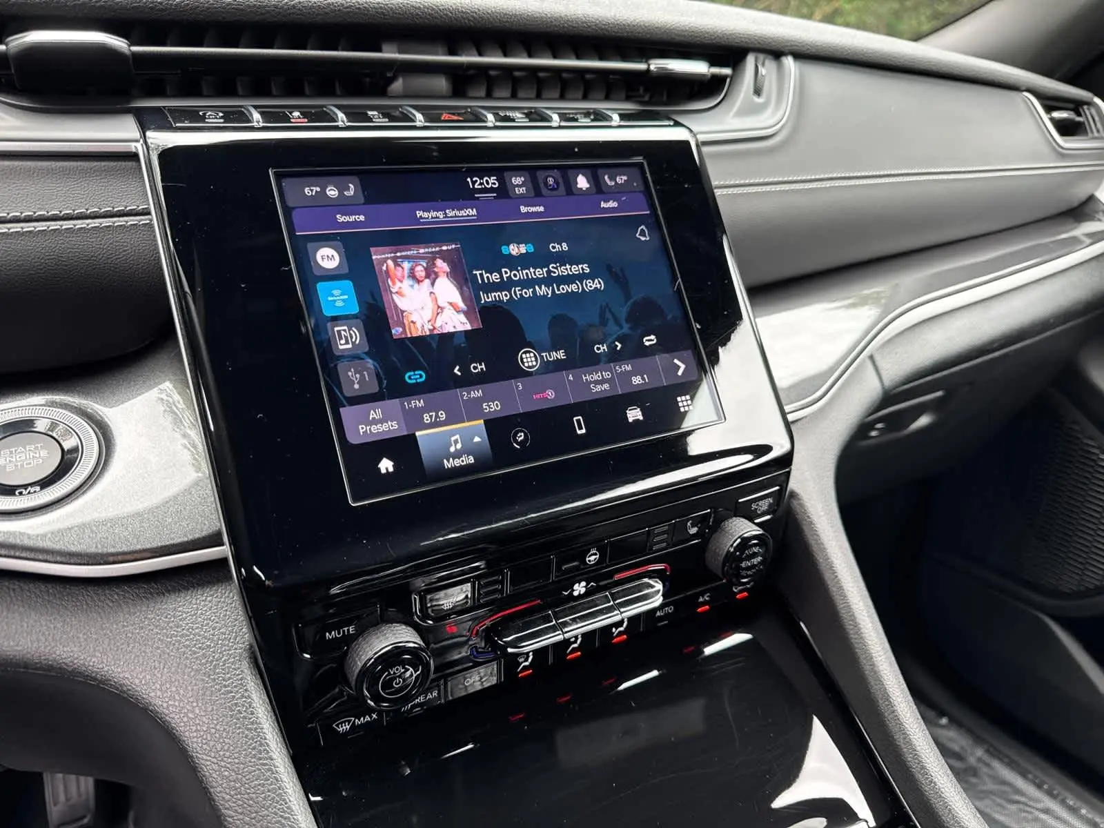 2023 Jeep Grand Cherokee Altitude photo 23