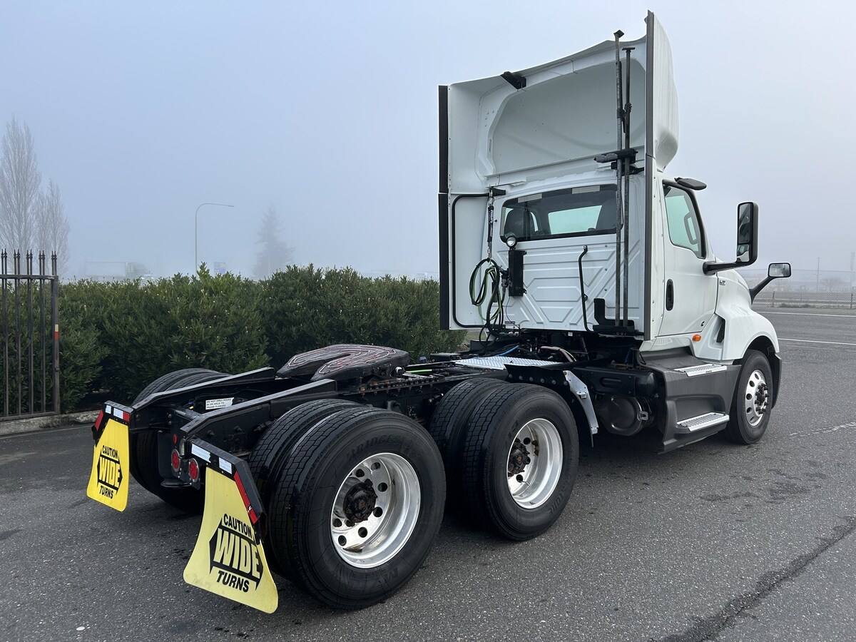 2021 International LT in Mount Vernon, WA — photo 4