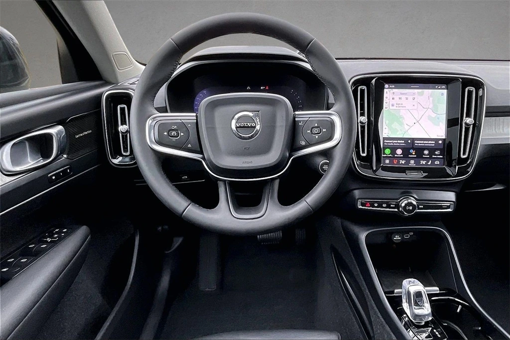 2024 Volvo - image 8