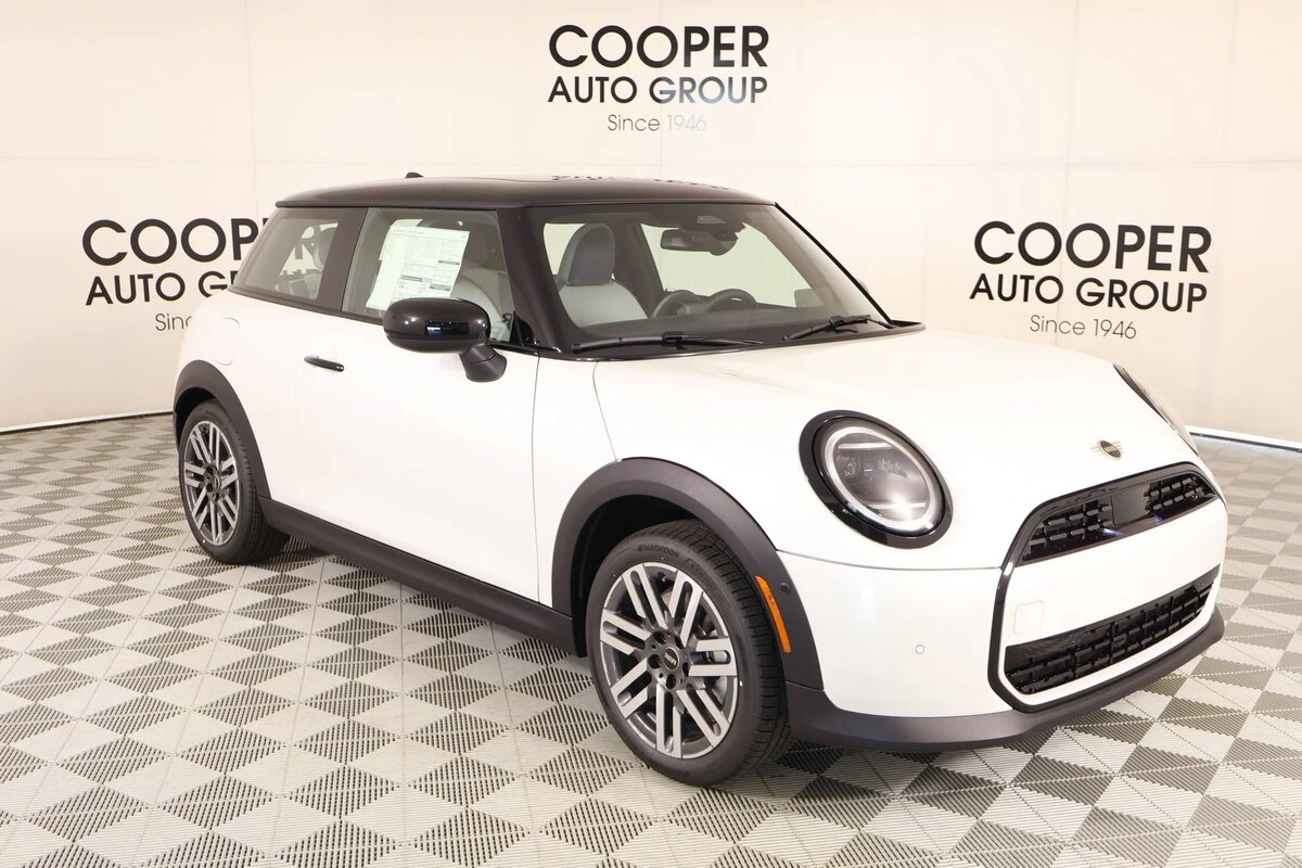 2026 MINI Hardtop Cooper Oxford Edition's photo