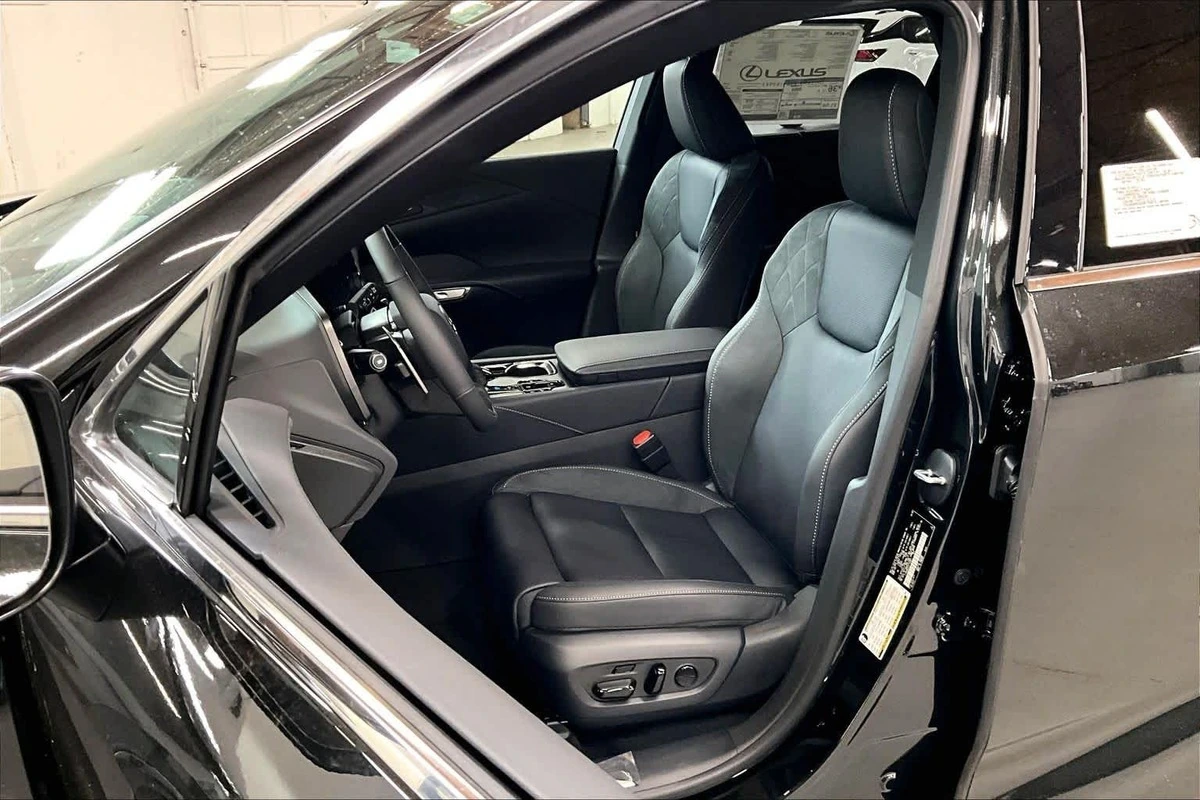 New Lexus RX 350h interior