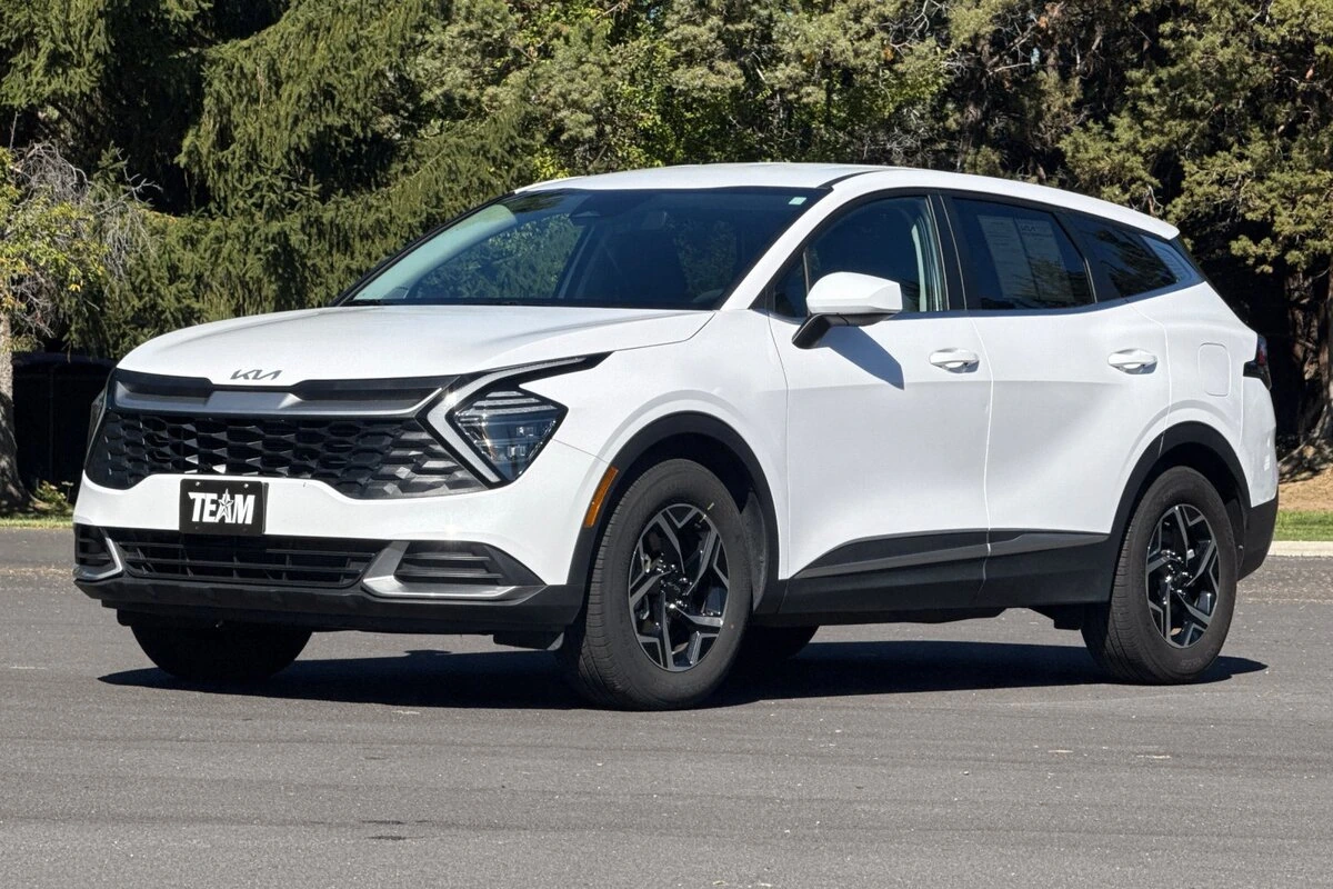 2025 Kia Sportage LX - Photo 8