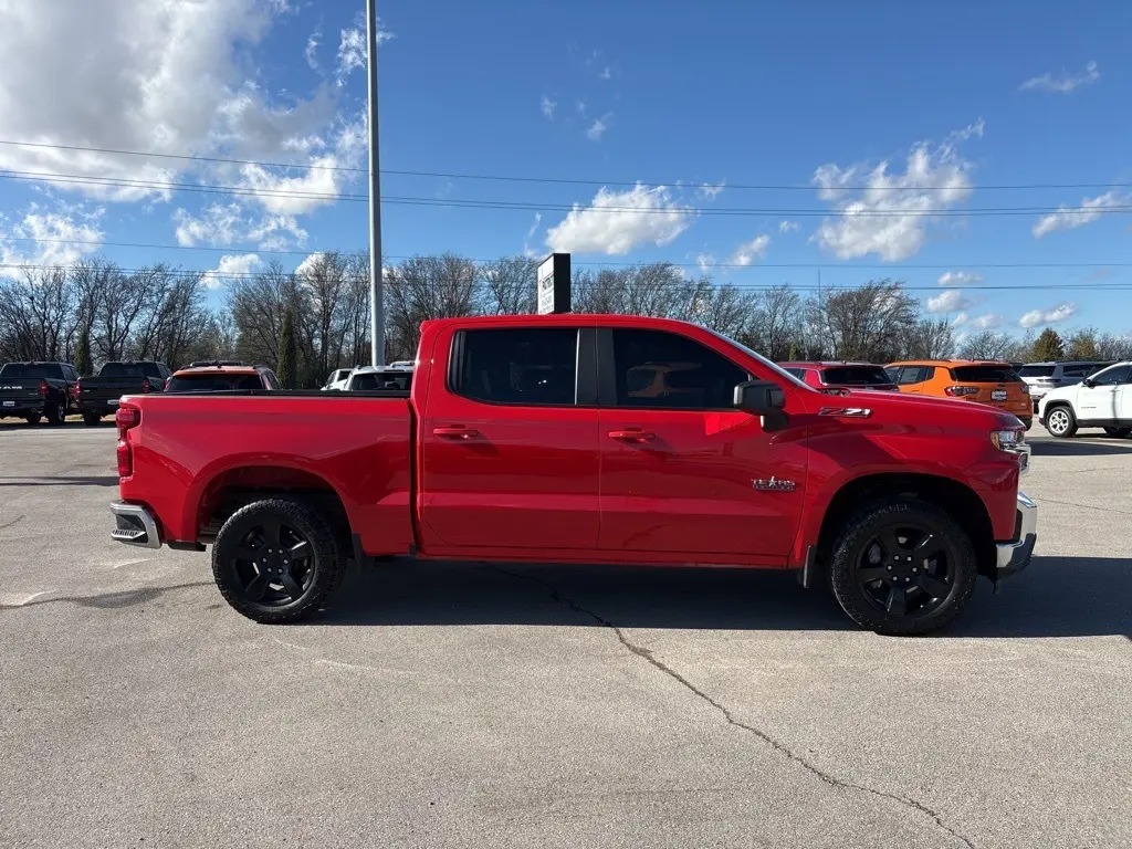 2021 Chevrolet Silverado 1500 LT Texas Edition photo 2