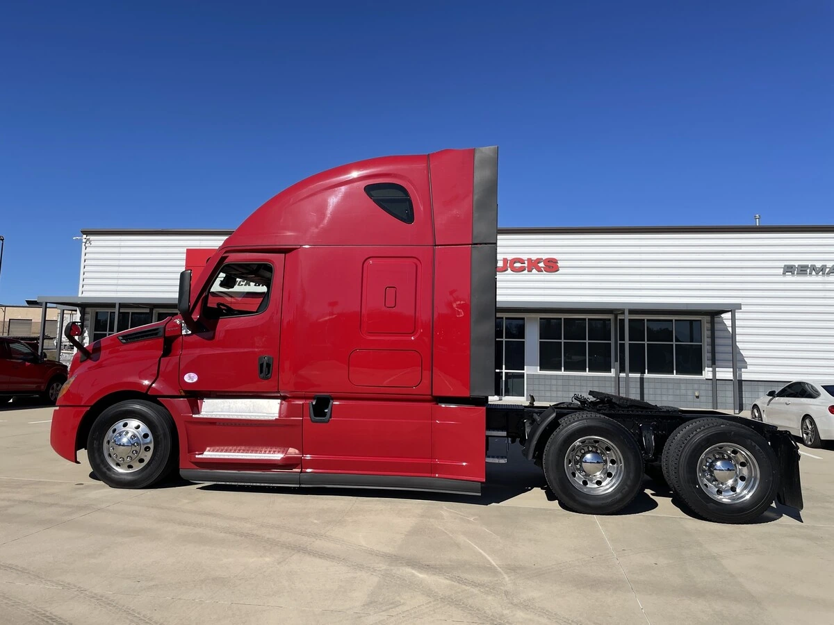 2021 Freightliner Cascadia - image 16