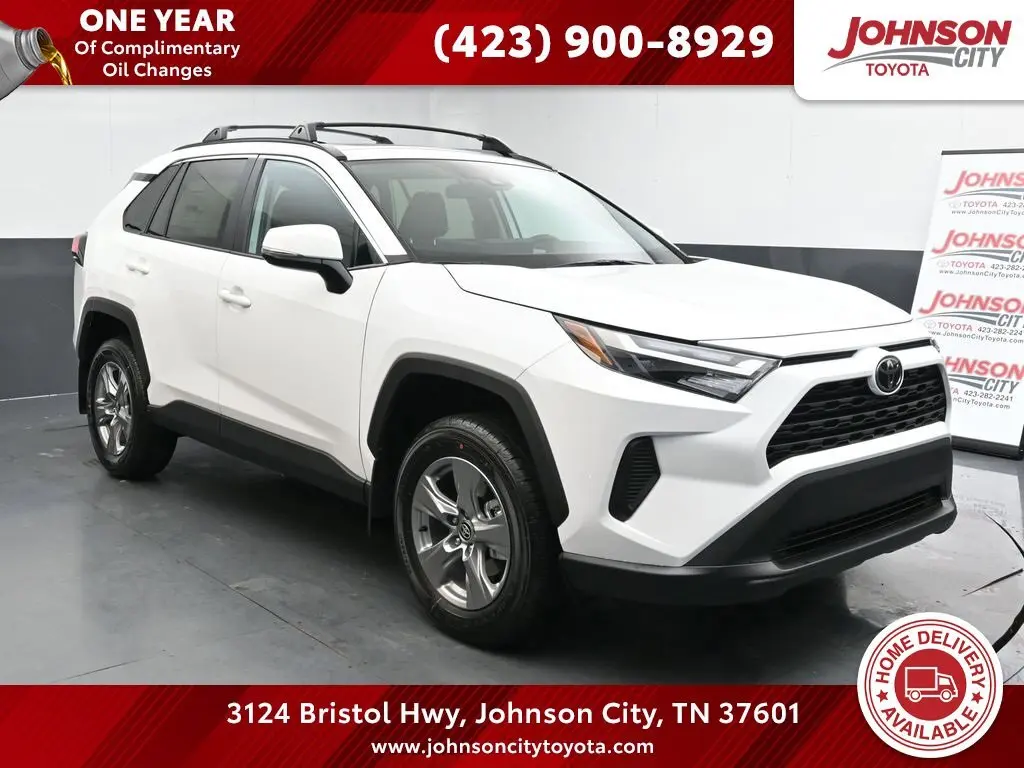 2025 Toyota RAV4 XLE's photo