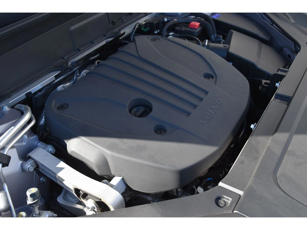 2026 Volvo - image 28