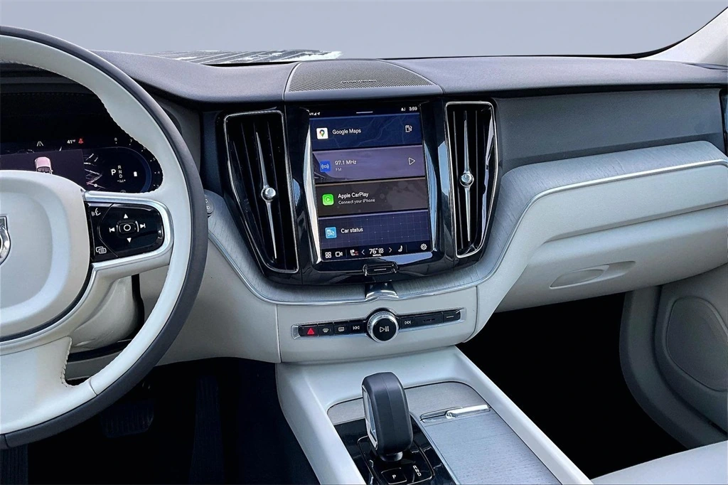 2023 Volvo - image 9