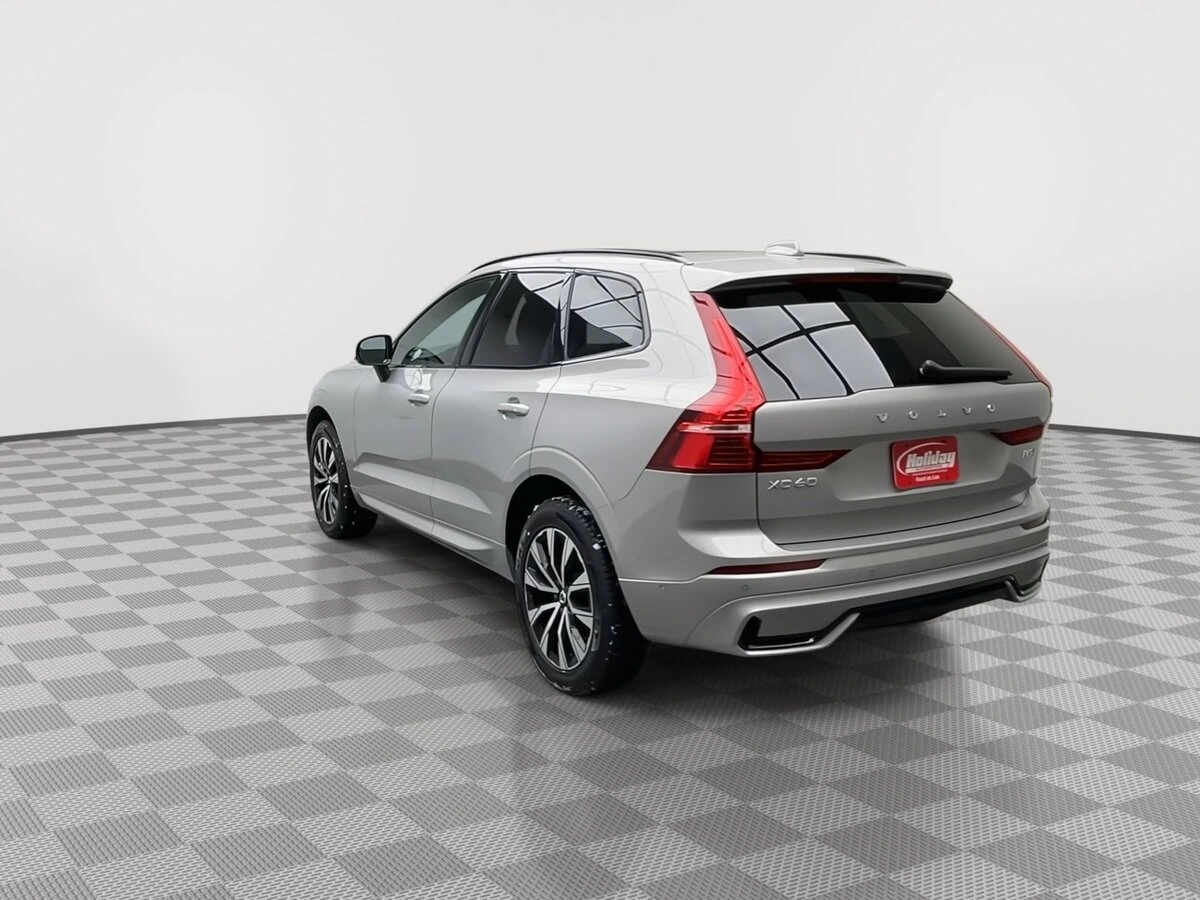 2024 Volvo - image 36