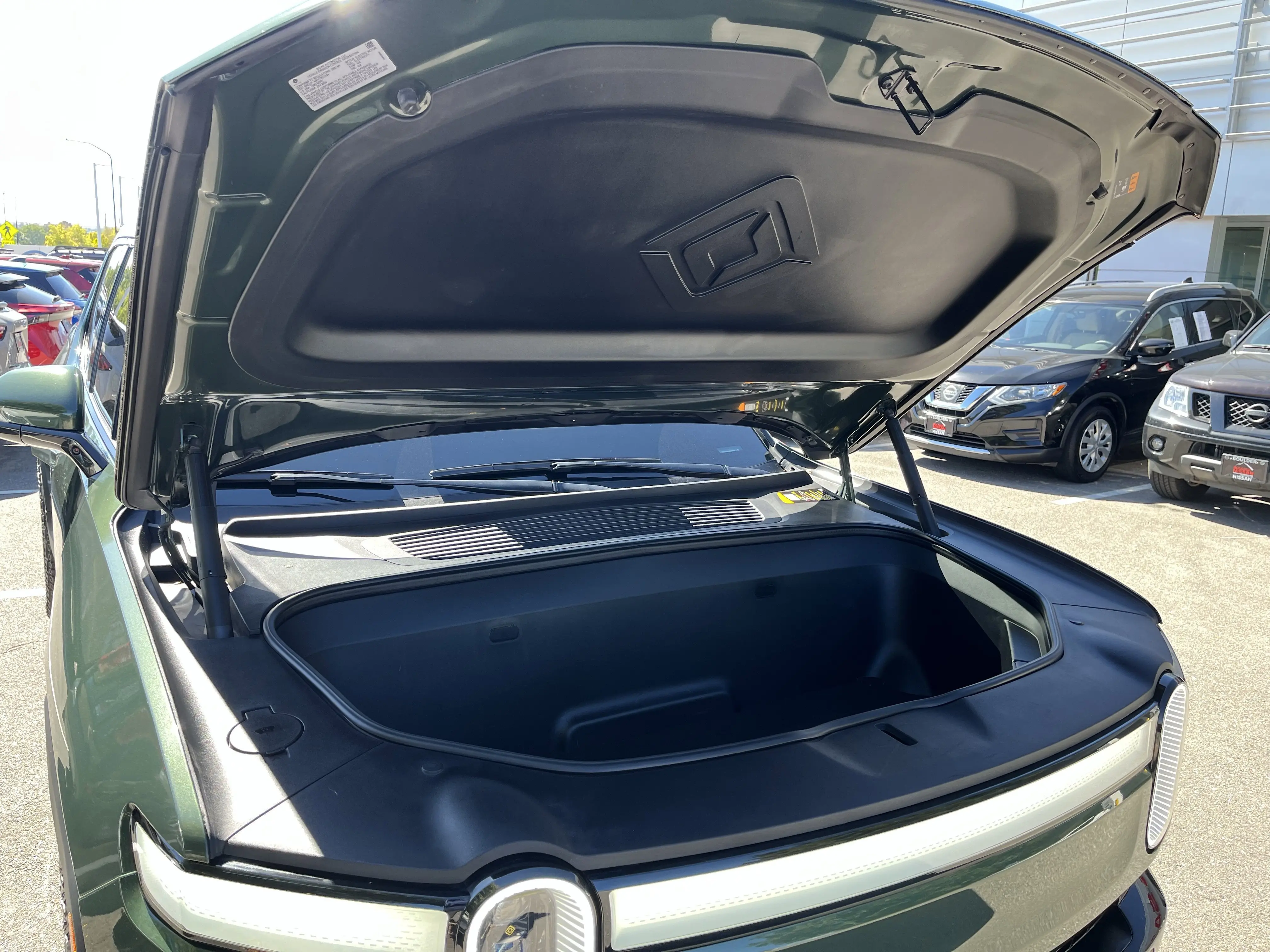 2022 Rivian R1T Adventure photo 8