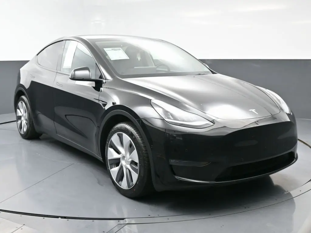 2022 Tesla Model Y Long Range photo 2