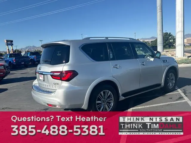 2019 Infiniti QX80 Luxe photo 5