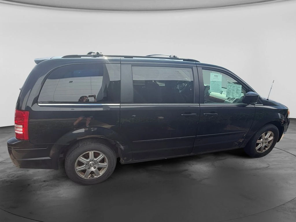 2008 Chrysler Town & Country Touring - Photo 11