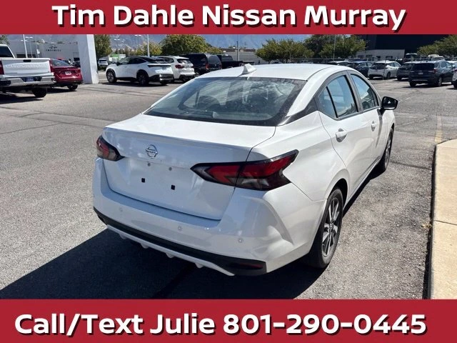 2022 Nissan Versa Sedan SV - Photo 11
