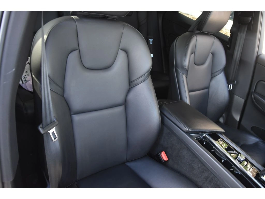 2023 Volvo - image 32