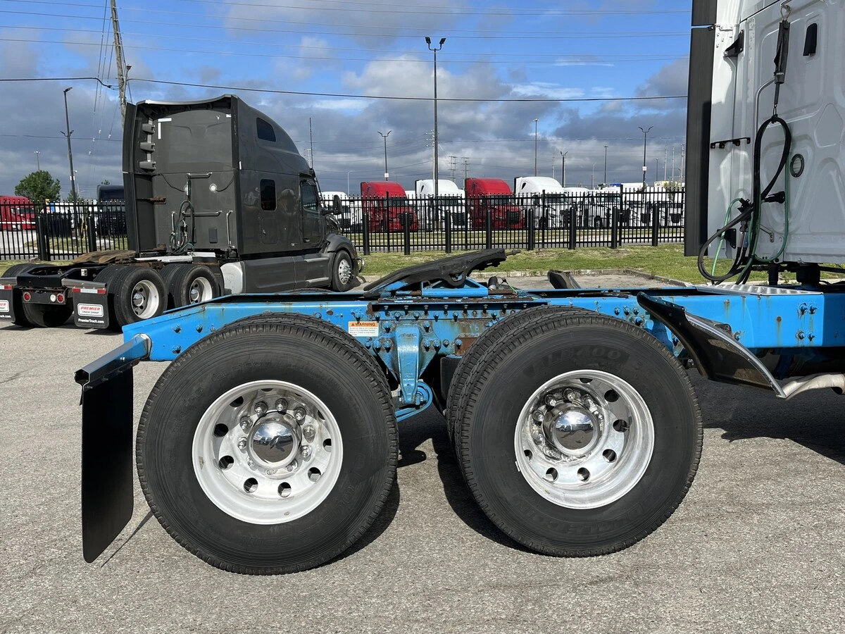 2019 Freightliner Cascadia — photo 6