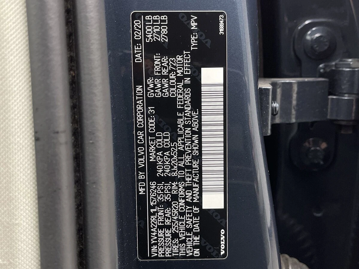 2020 Volvo - image 23