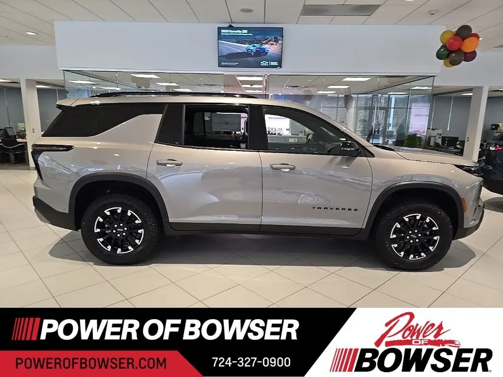 2026 Chevrolet Traverse Z71 photo 2