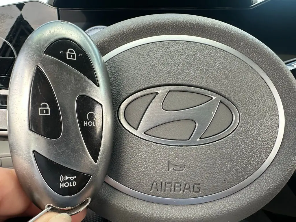 2024 Hyundai Elantra SEL photo 26